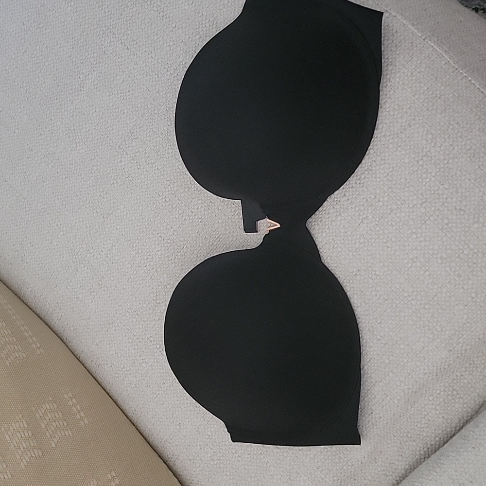VICTORIA'S SECRET BARE Strapless Bra